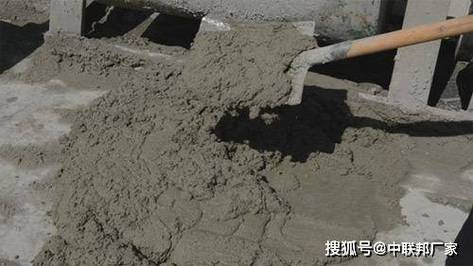 使用減水劑和消泡劑是為了在施工過程中更好地控制混凝土和灰漿的性能